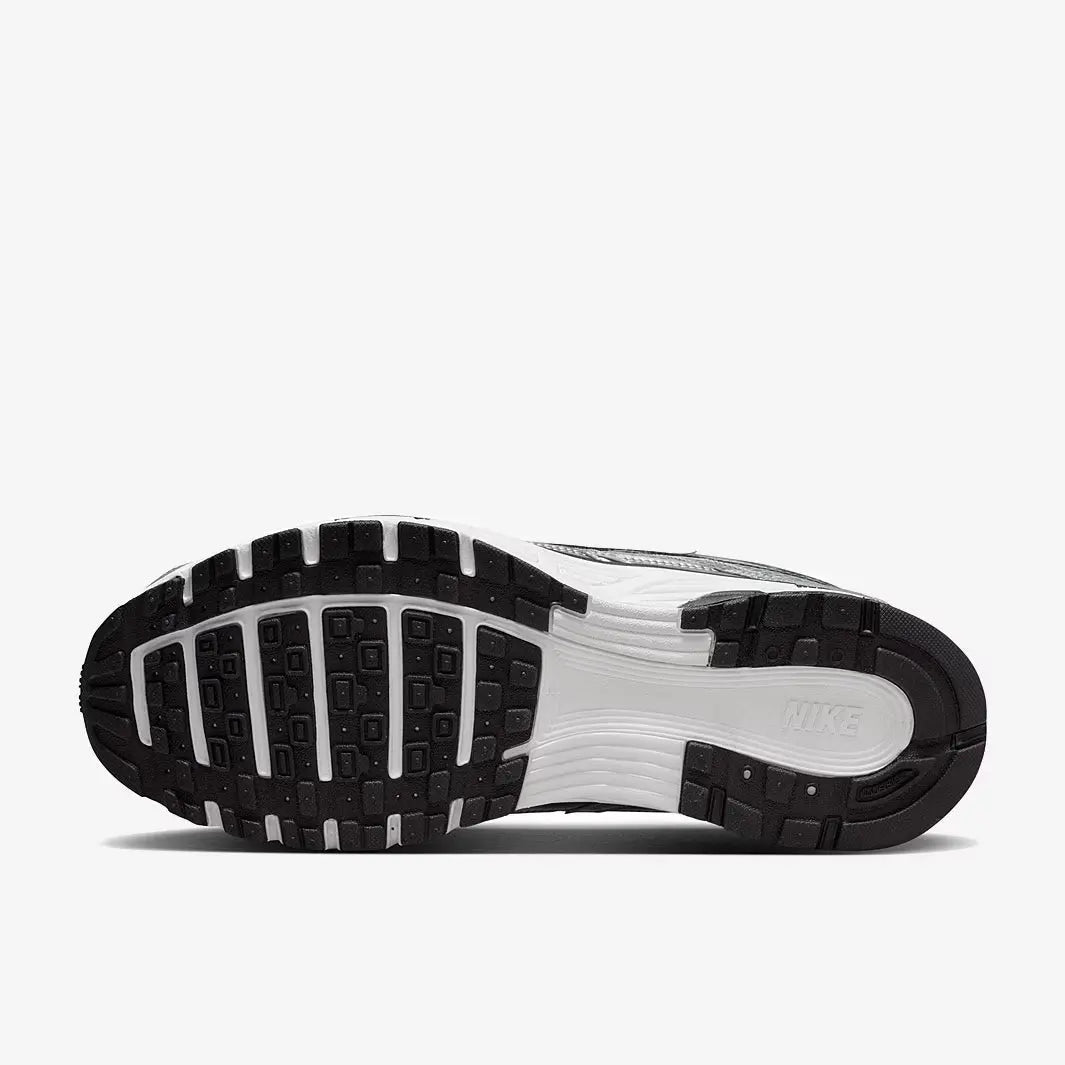 Nike P6000 Argenté SneakStyle