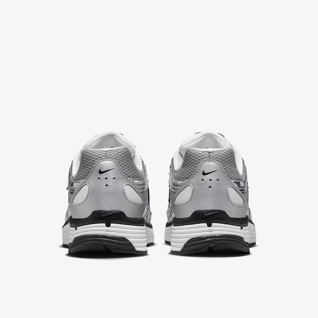 Nike P6000 Argenté SneakStyle