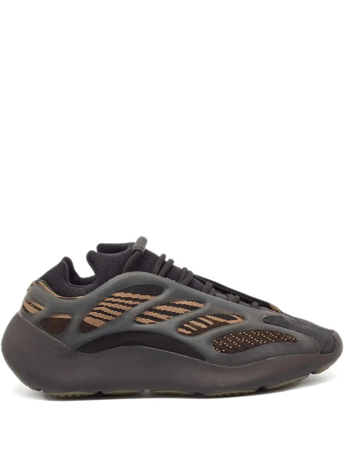 Yeezy 700 V3 Marron foncé SneakStyle