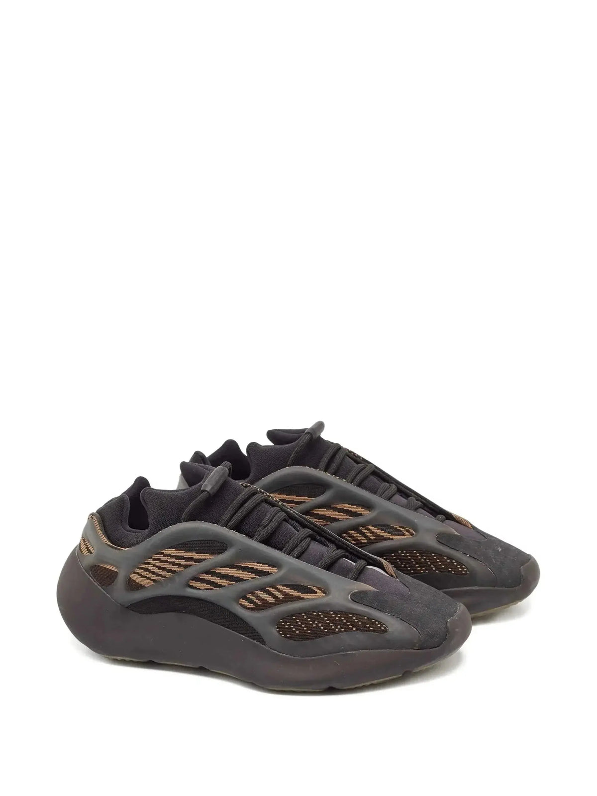 Yeezy 700 V3 Marron foncé SneakStyle