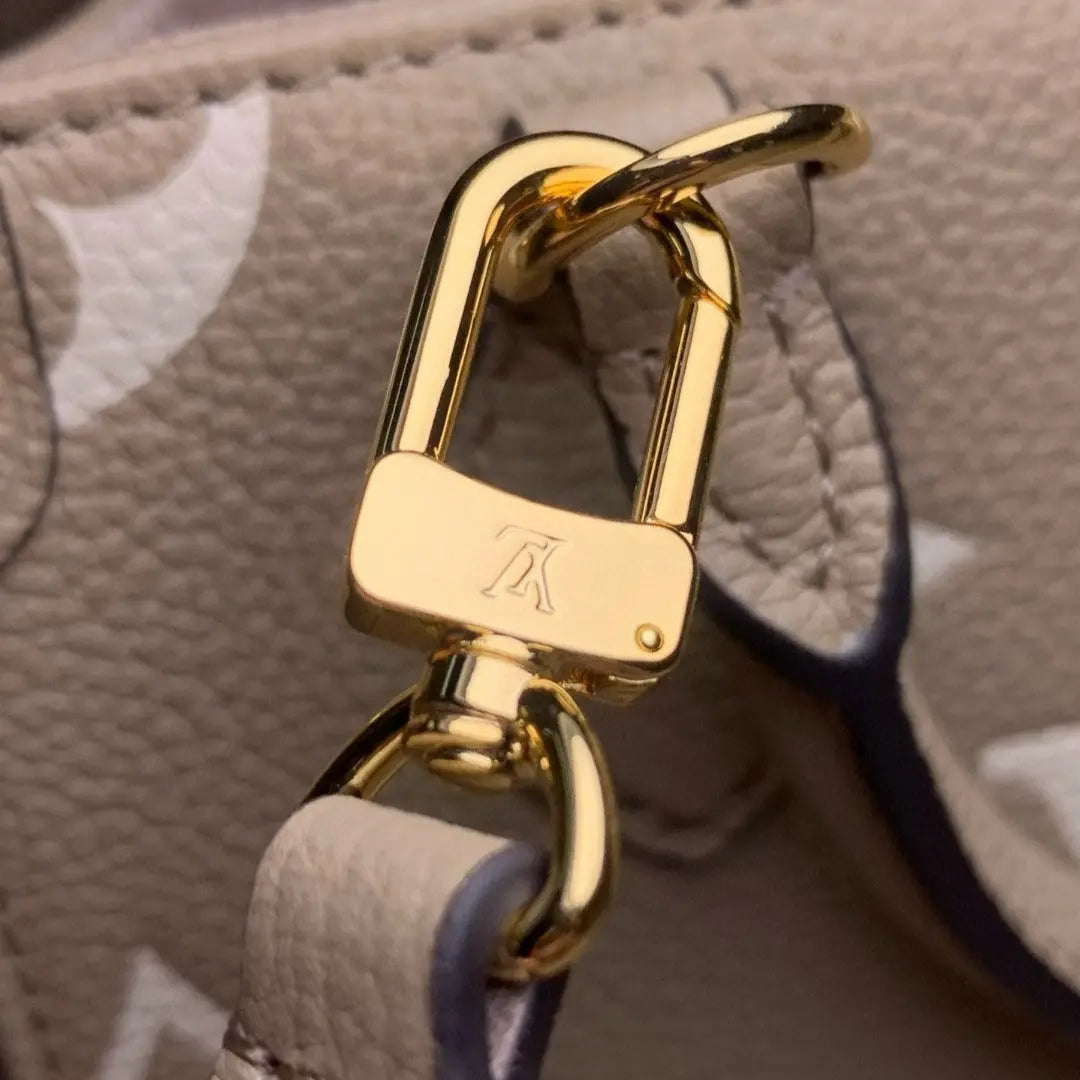 LV - Cabas OnTheGo BB Petit SneakStyle
