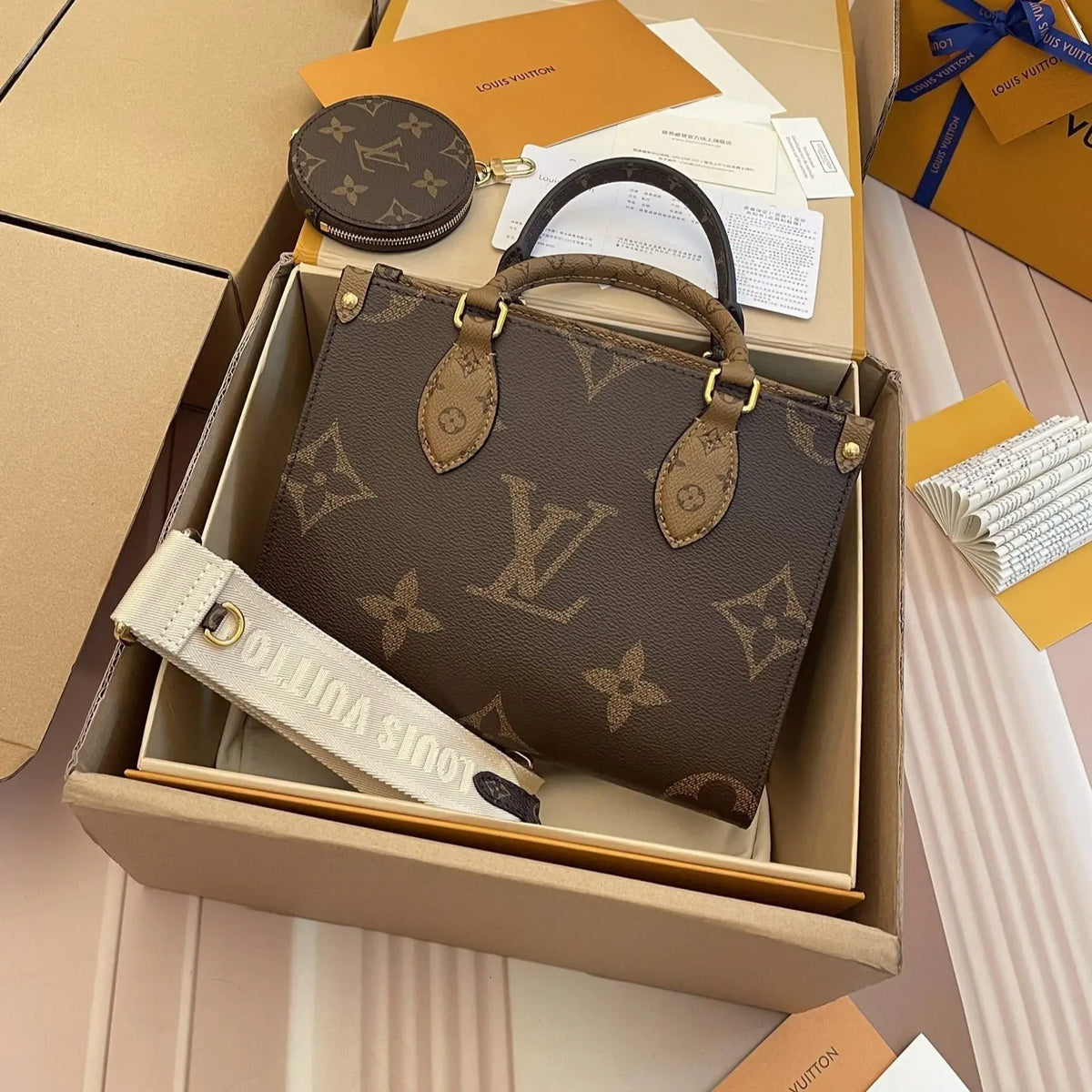 LV - Petit Cabas OnTheGo BB Maron double SneakStyle