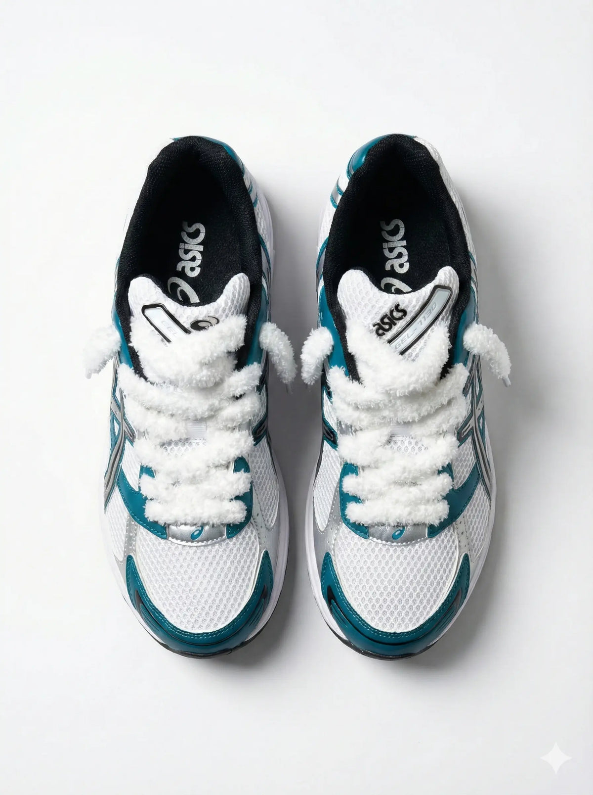 1130 Shark Custom SneakStyle