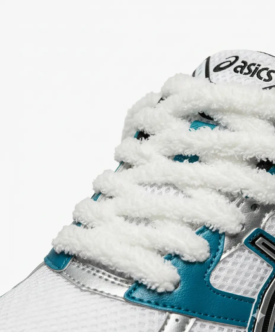 1130 Shark Custom SneakStyle