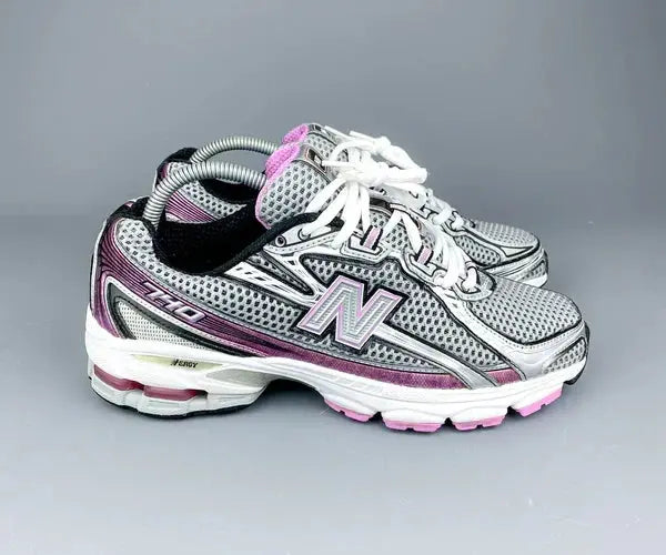 New Balance 740 Rose SneakStyle