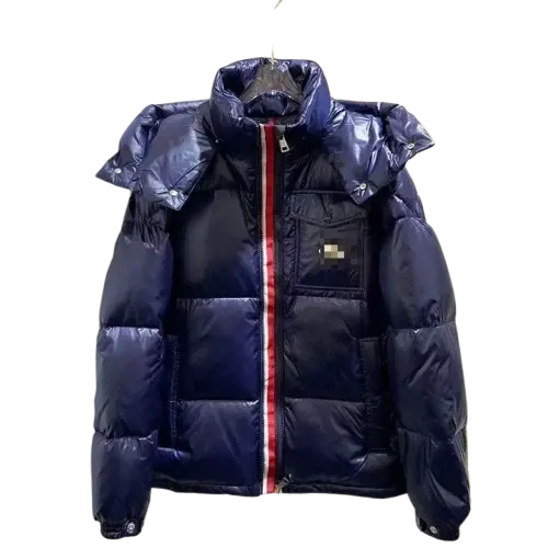 Doudoune Moncler courte à capuche Montbeliard SneakStyle
