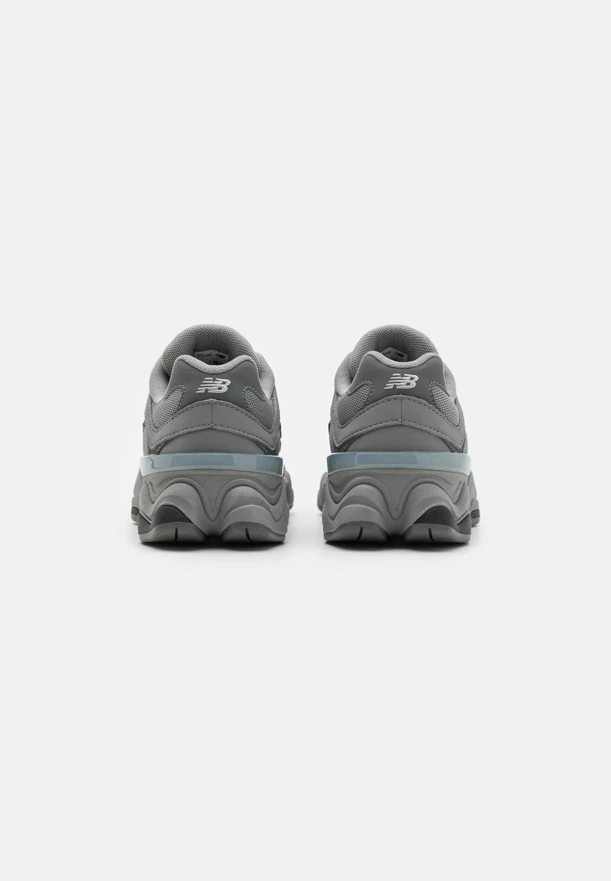 New Balance 9060 Gris SneakStyle
