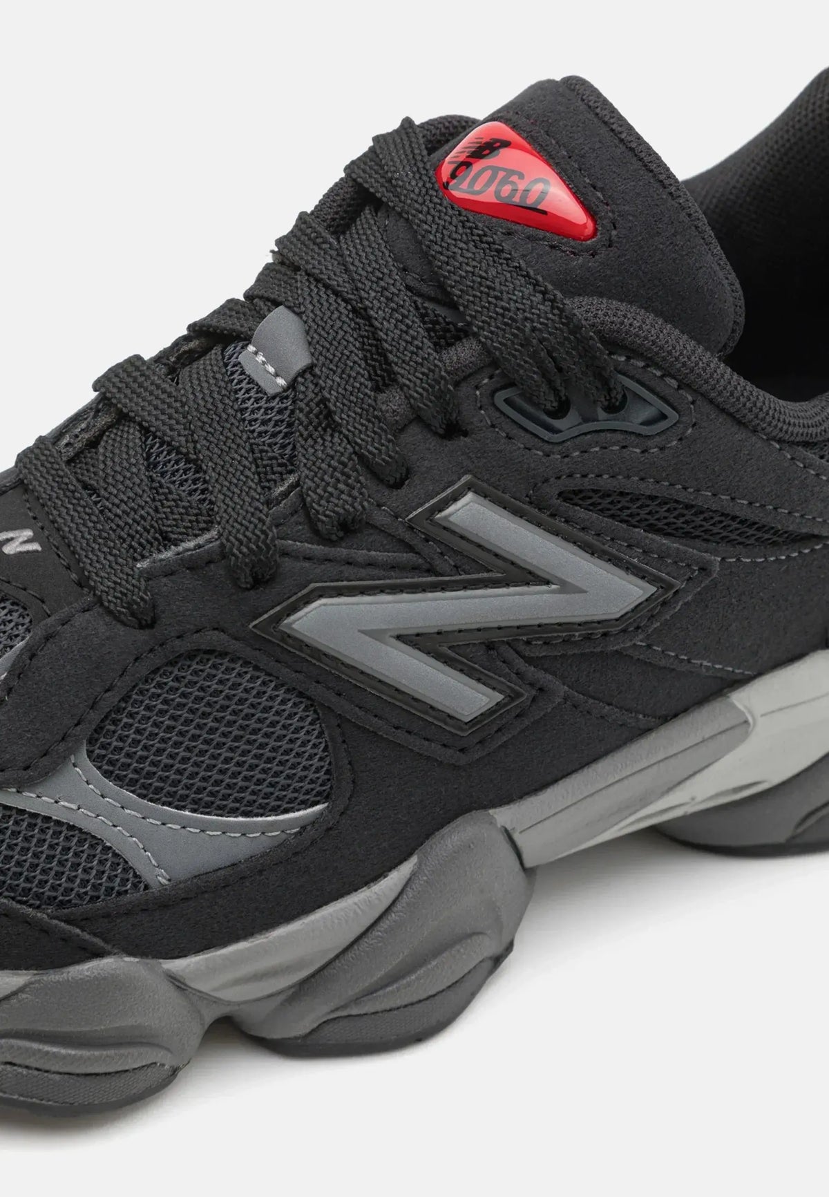 New Balance 9060 Noir SneakStyle