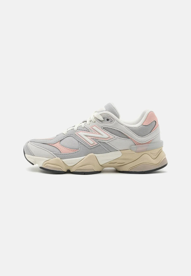 New Balance 9060 Gris Et Rose SneakStyle