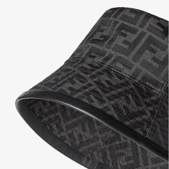 Fendi Chapeau en nylon FF Noir SneakStyle