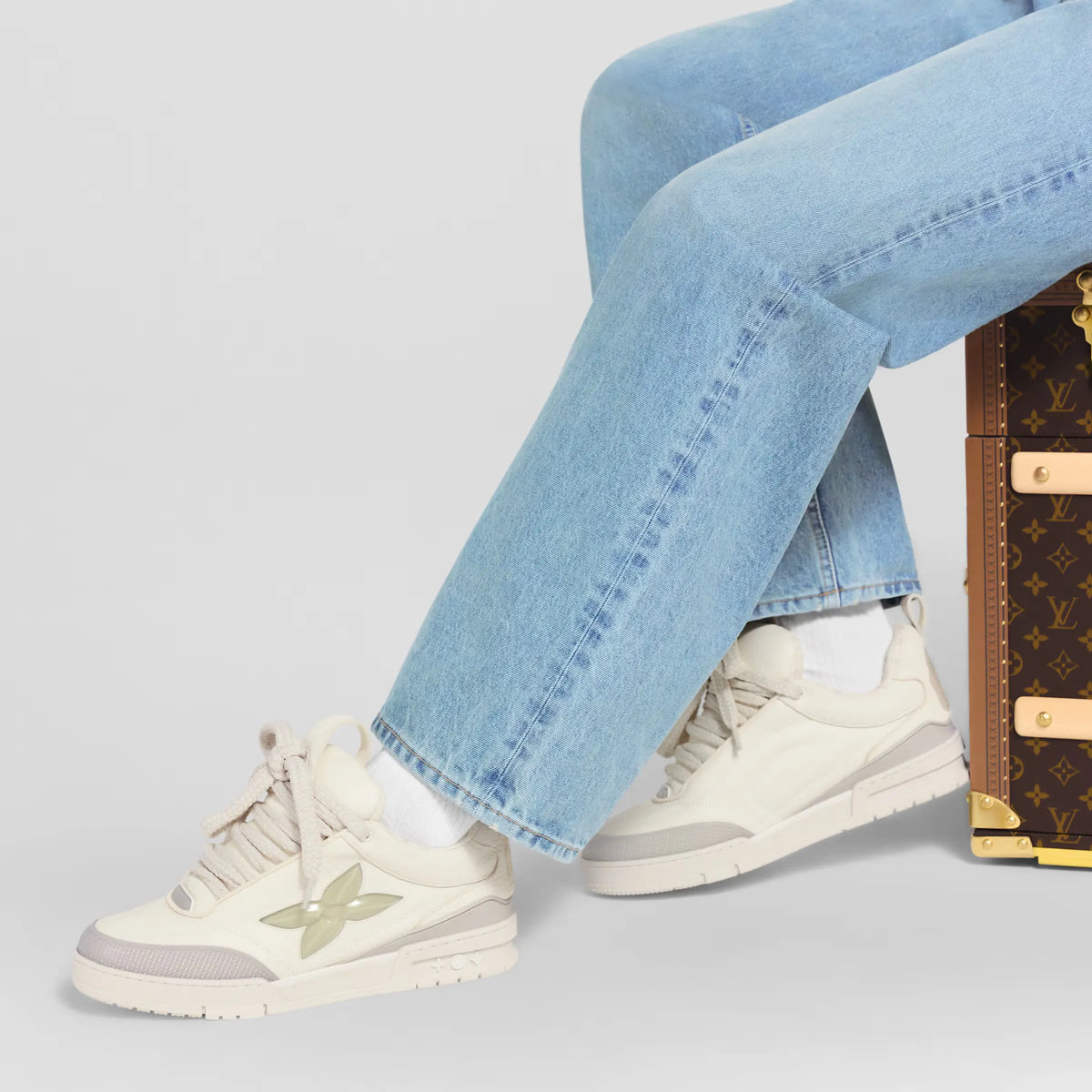 LV Skate Logo incrusté Beige SneakStyle