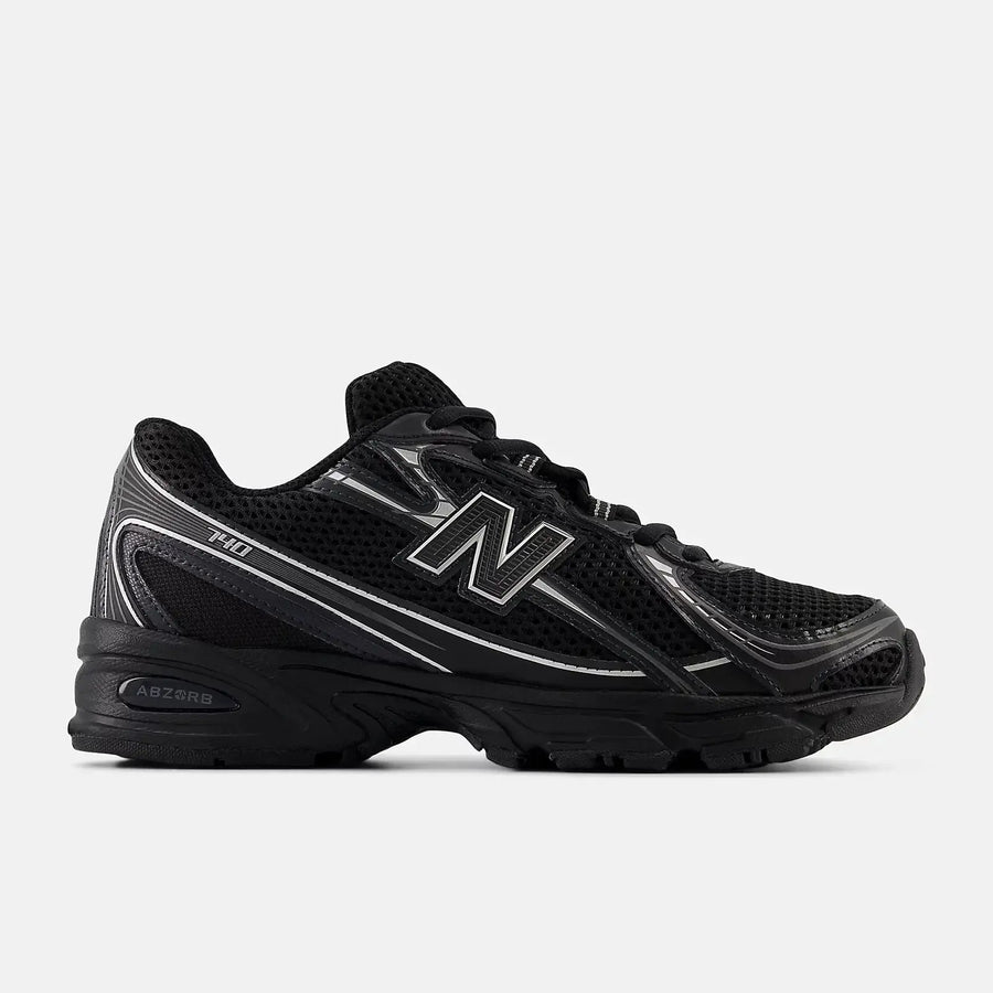 New Balance 740 Noir SneakStyle