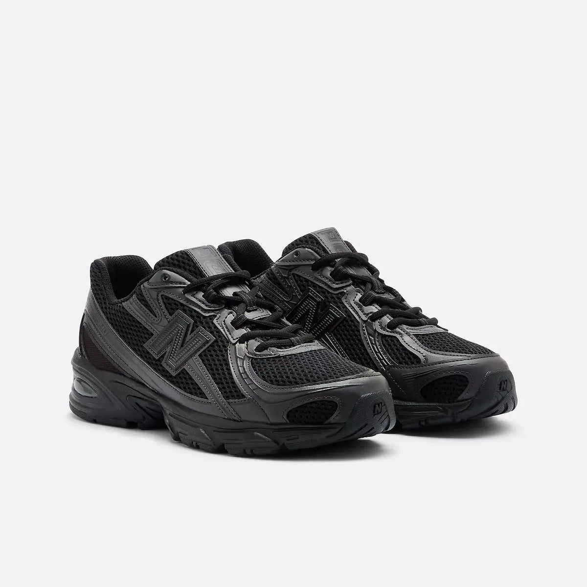 New Balance 740 Full Noir SneakStyle