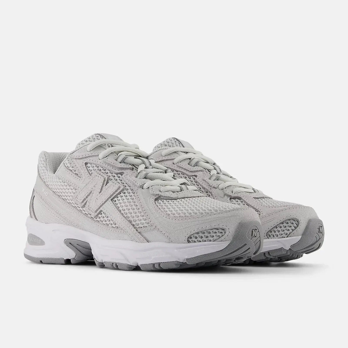 New Balance 740 Gris SneakStyle