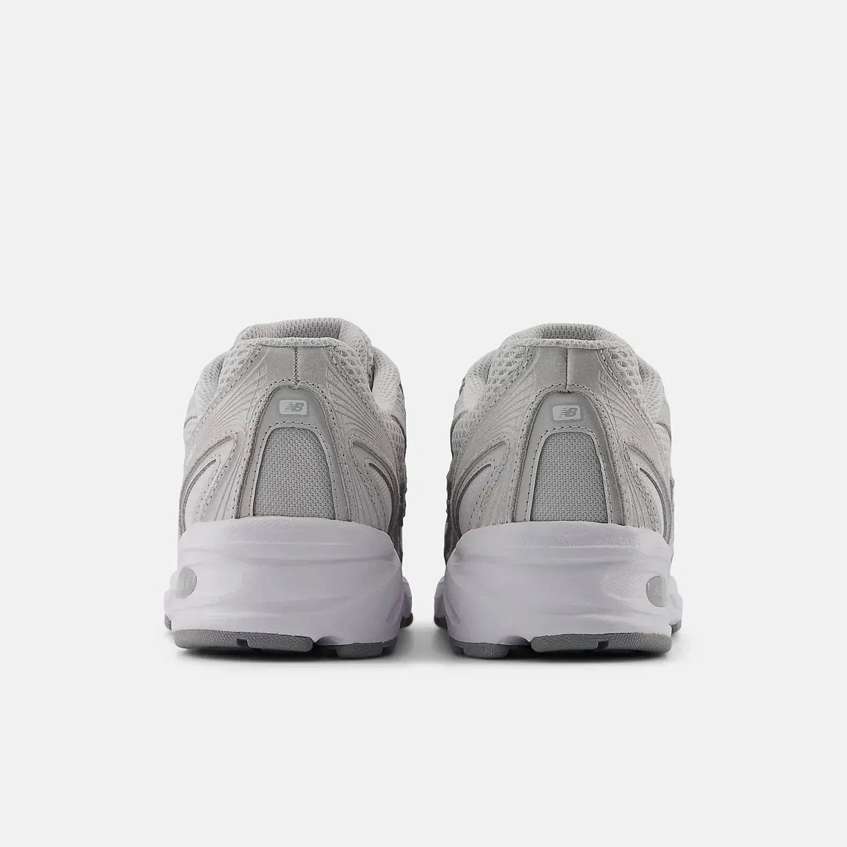 New Balance 740 Gris SneakStyle